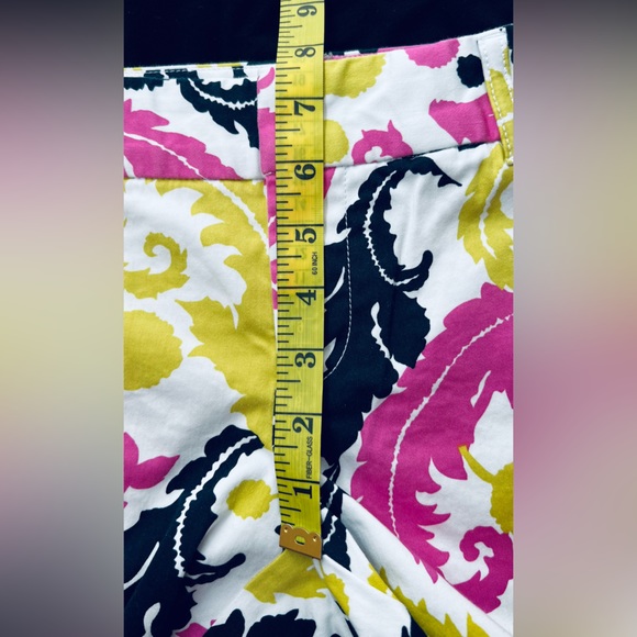 Banana Republic Milly Collection Shorts, Filigree patterned, ladies Size 0. - Picture 14 of 16